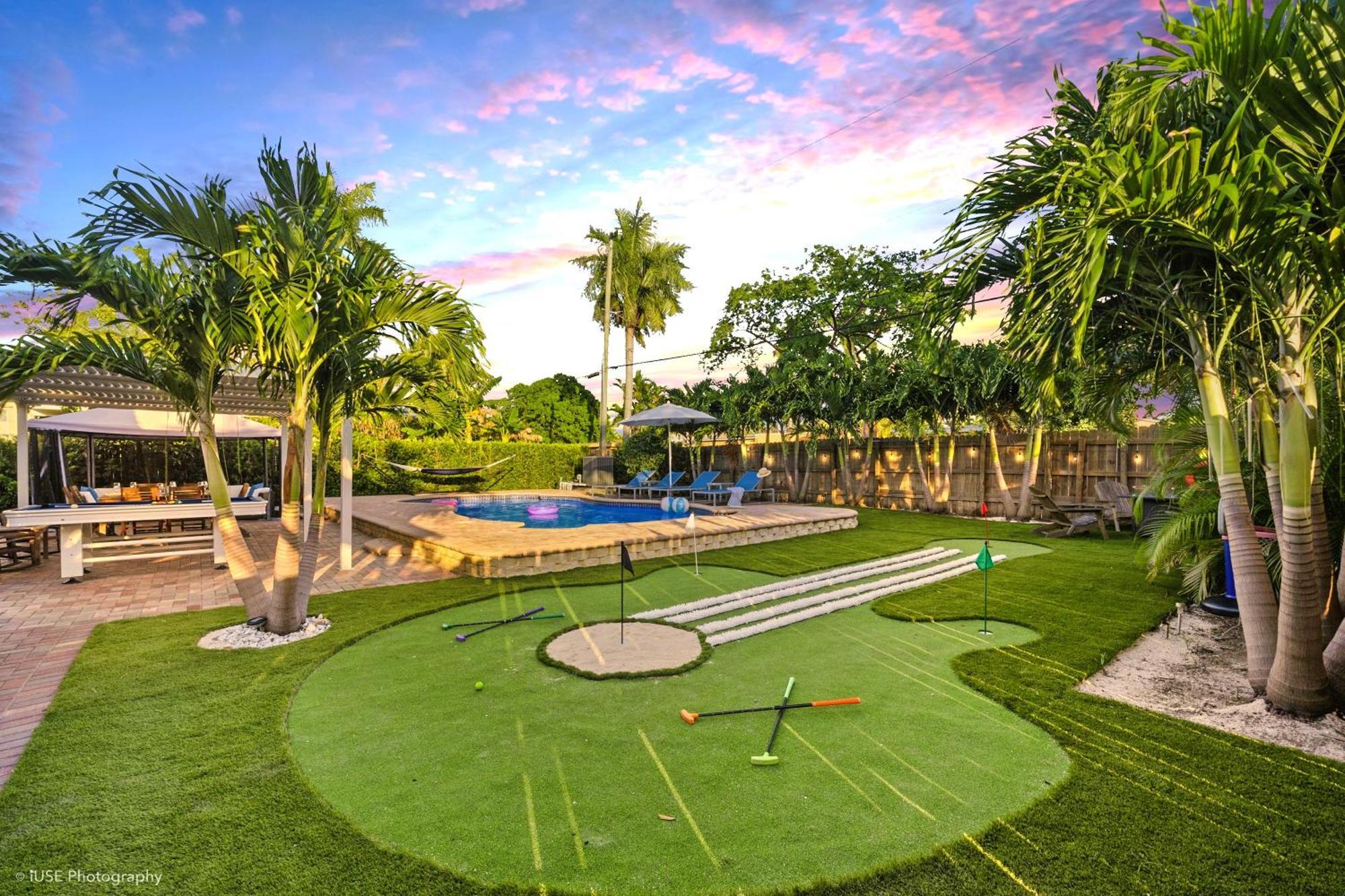 Coastal Paradise 7 Min To Beach With Game Room Mini Golf And Heated Pool Hollywood Exterior photo